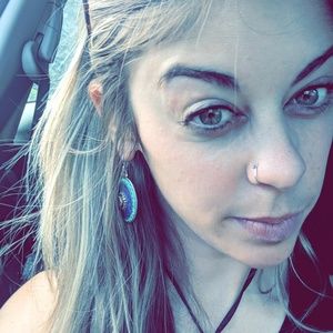 Meet your Posher, Lacey